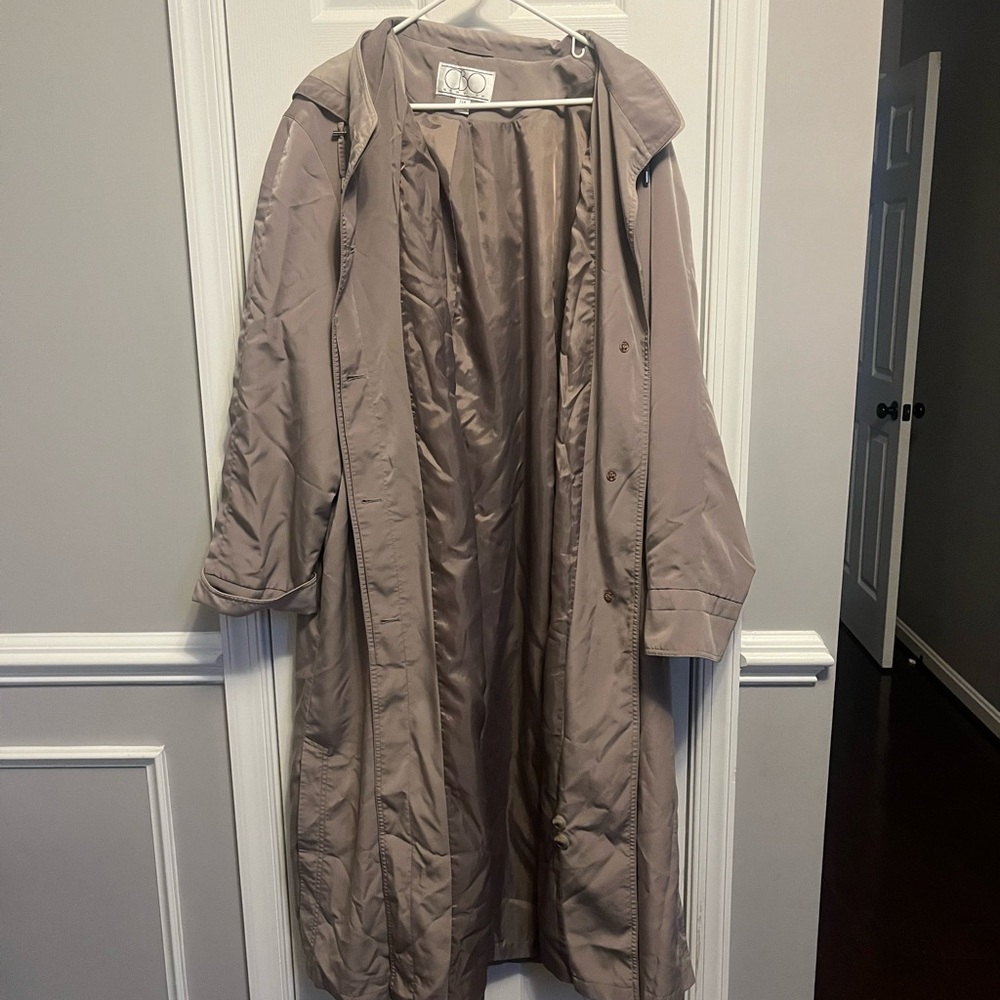 Elegant Tan Women's Coat